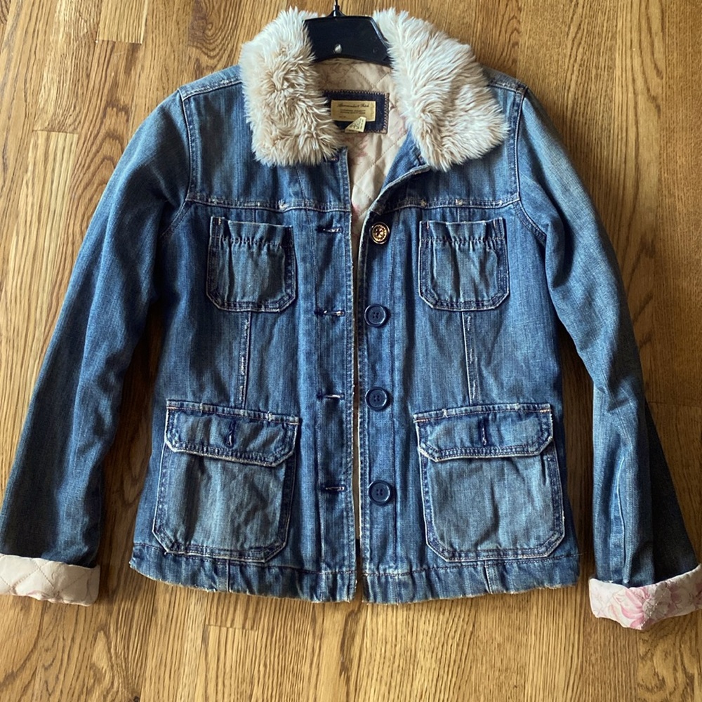 NWOT quilted faux fir collar